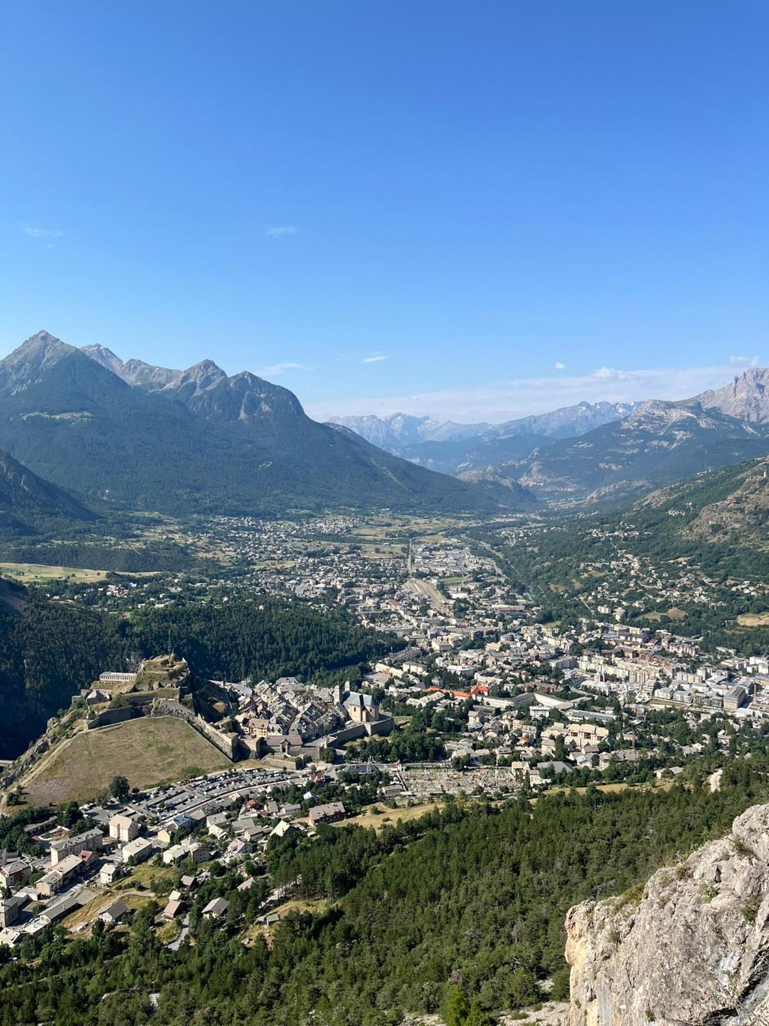Spacieux Et Confortable - Centre Ville De Briancon - Serre-Chevalier - Garage Et Wifi Eksteriør billede